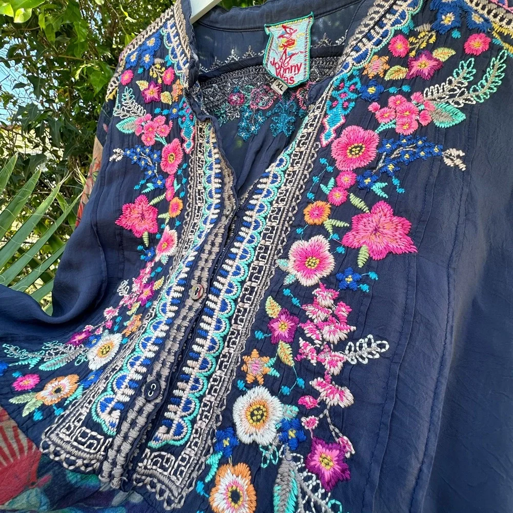 🌼Beautiful Johnny Was Floral Embroidered Blouse/Tunic - Picture 3 of 9
